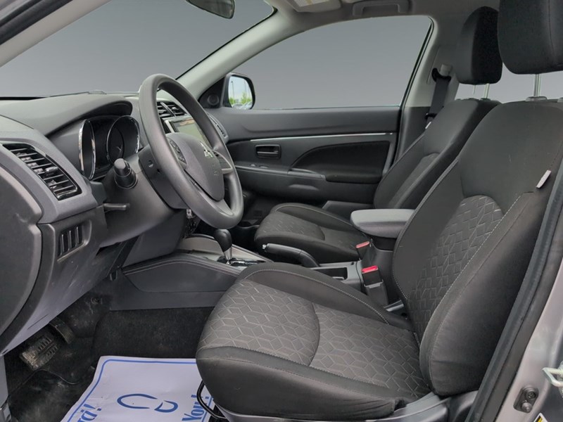 2022 Mitsubishi RVR ES AWC