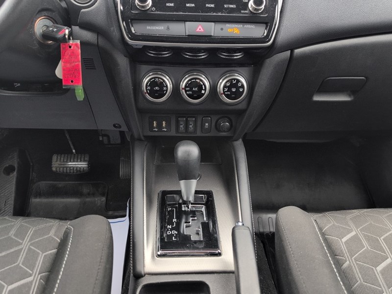 2022 Mitsubishi RVR ES AWC