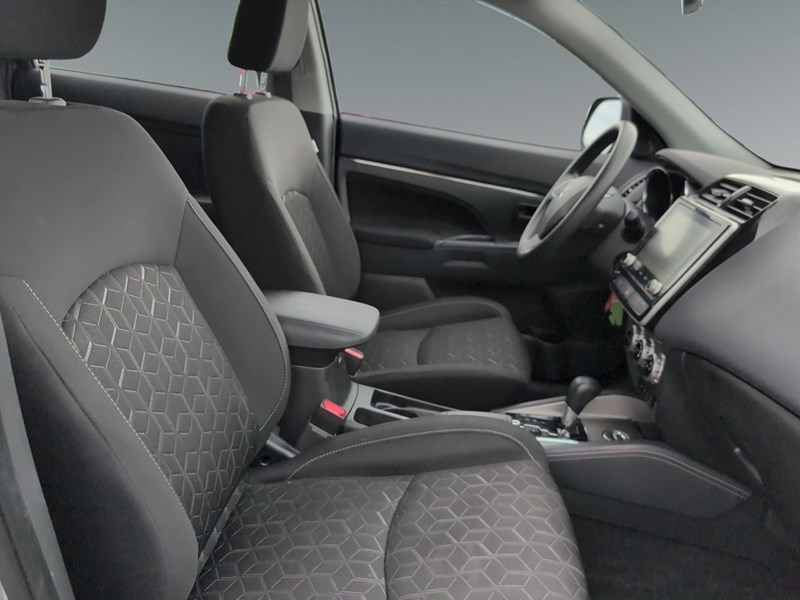 2022 Mitsubishi RVR ES AWC