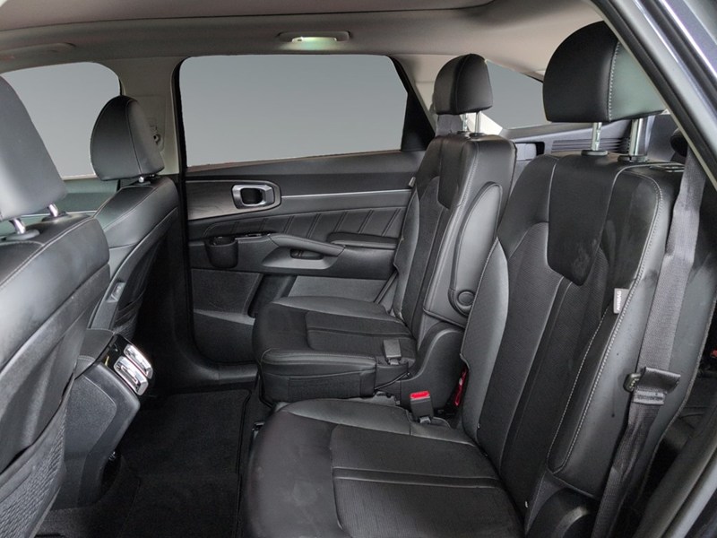 2025 Kia Sorento X-Line AWD