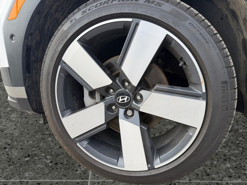 2025 Hyundai Santa Fe Luxury AWD