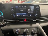 2025 Hyundai Elantra Essential IVT
