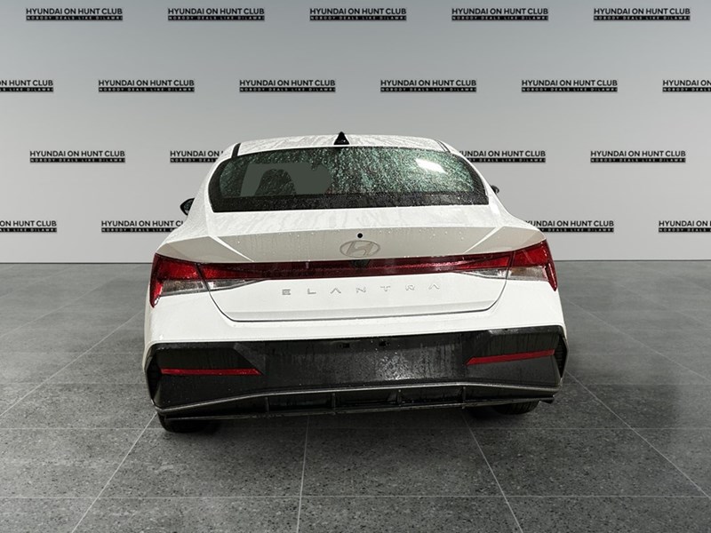 2024 Hyundai Elantra Preferred IVT w/Tech Pkg