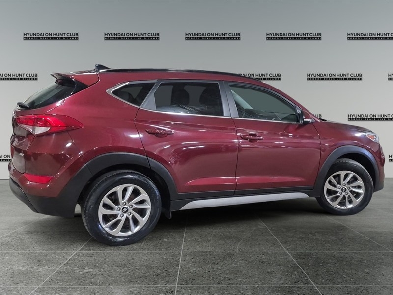 2017 Hyundai Tucson AWD 4dr 2.0L Luxury