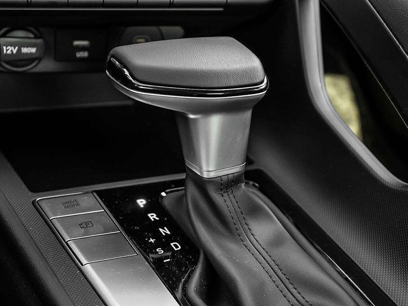 2026 Hyundai Elantra Preferred IVT w/Tech Pkg MANAGER'S DEMO