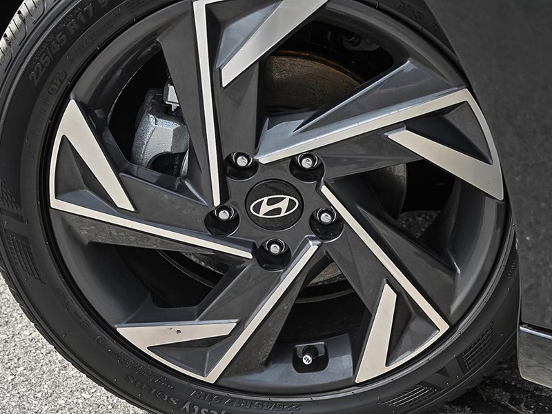 2026 Hyundai Elantra HEV Luxury Sedan