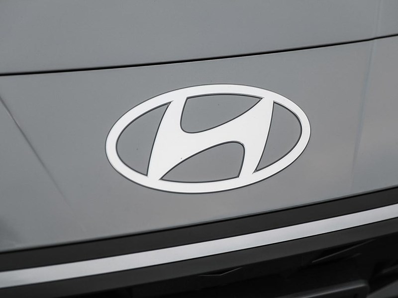 2026 Hyundai Elantra Luxury IVT