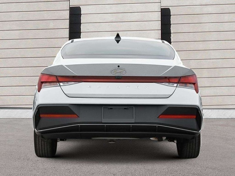 2026 Hyundai Elantra Preferred IVT