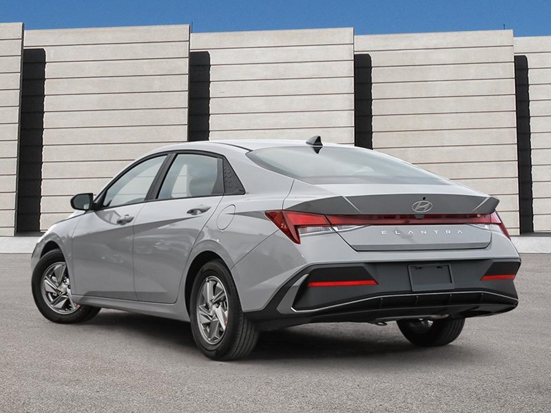 2026 Hyundai Elantra Essential IVT