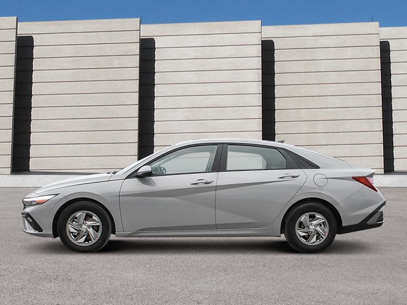 2026 Hyundai Elantra Essential IVT