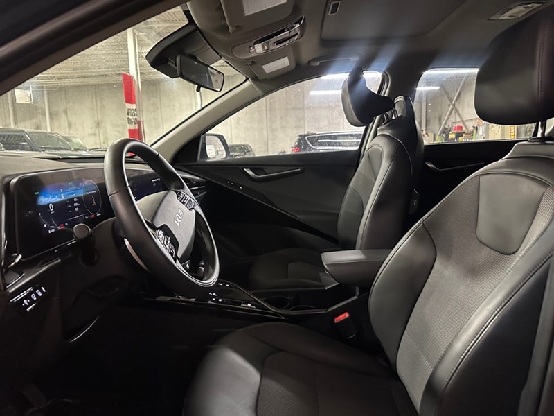 2025 Kia Niro EX FWD
