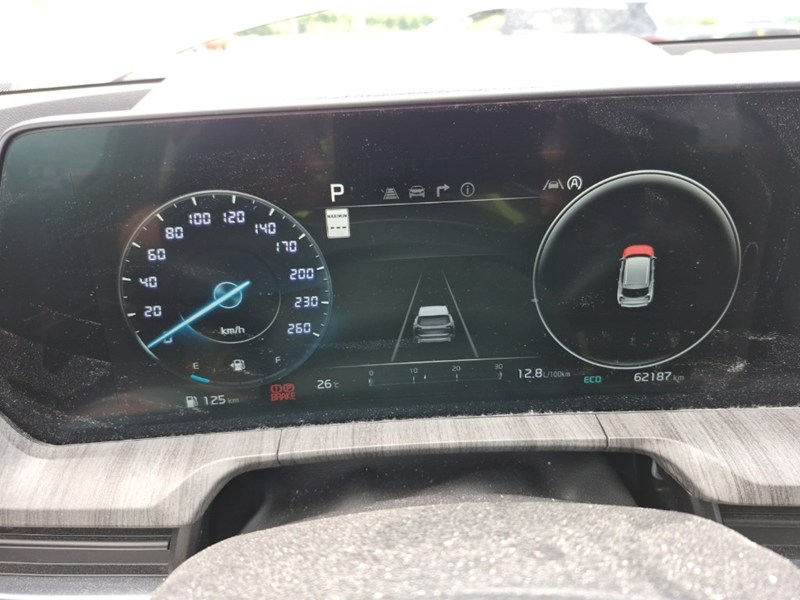 2024 Kia Telluride SX Limited / HEADS UP DISPLY, NAV, PANORAMIC ROOF