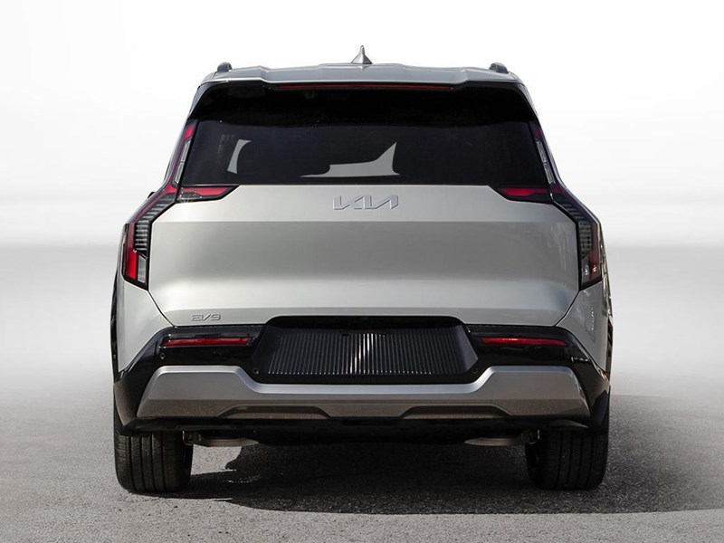 2026 Kia EV9 Land w/Plus Package AWD