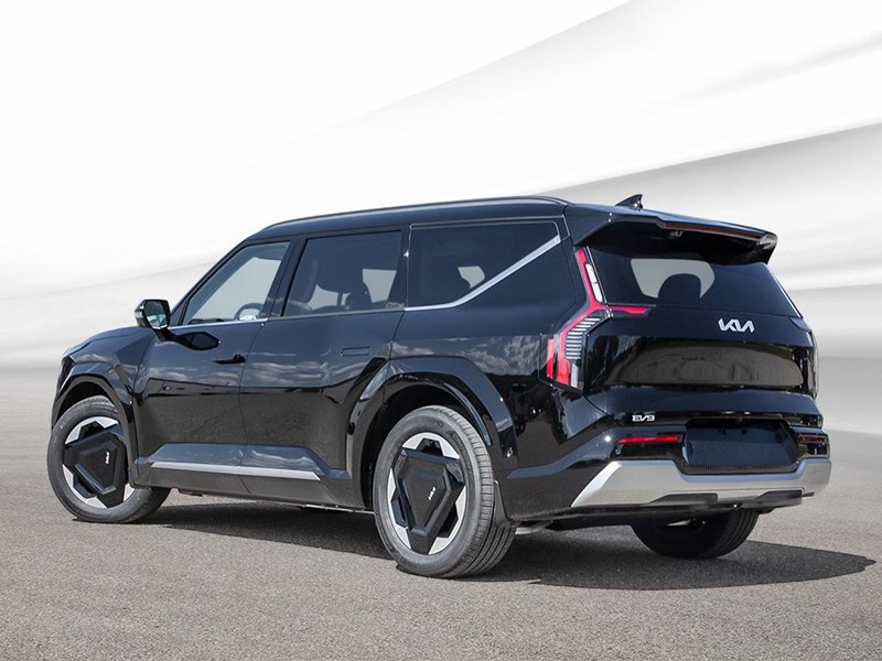 2026 Kia EV9 Land w/Plus Package AWD