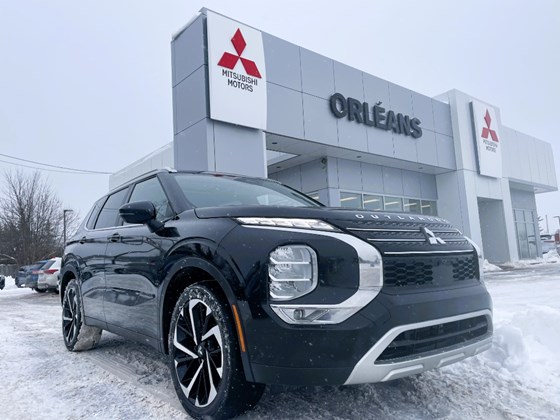 2023 Mitsubishi Outlander LE