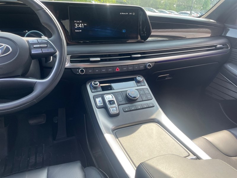 2025 Hyundai Palisade Ultimate Calligraphy 7-Passenger AWD