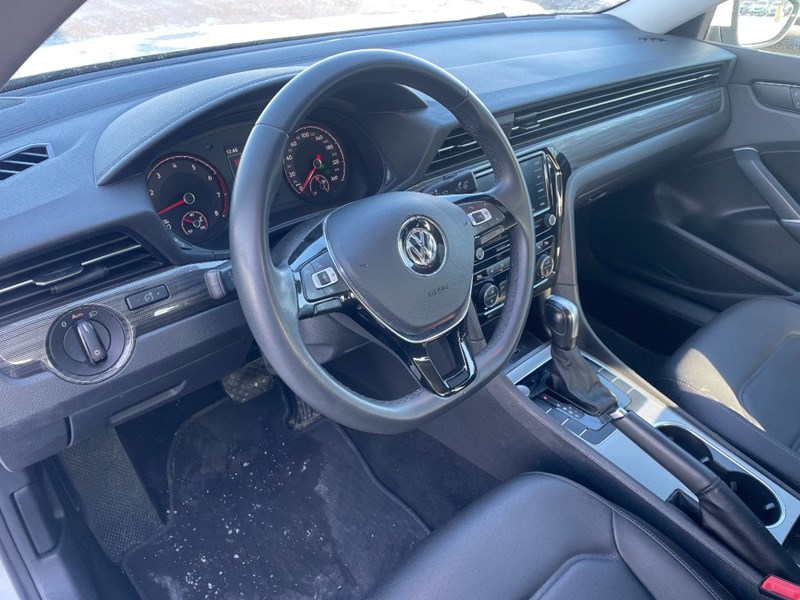 2021 Volkswagen Passat Highline Auto