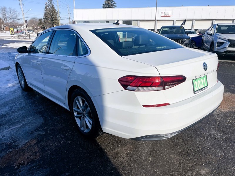 2021 Volkswagen Passat Highline Auto