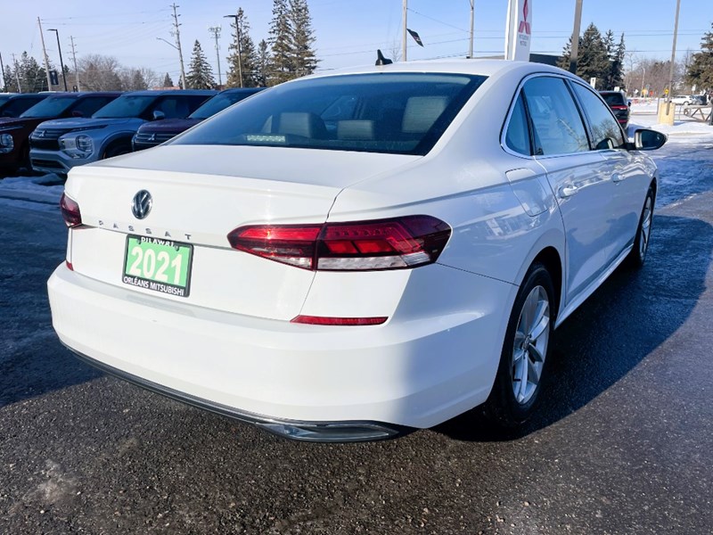 2021 Volkswagen Passat Highline Auto