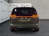 2027 Chrysler Pacifica Select image 4