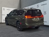 2027 Chrysler Pacifica Select image 3