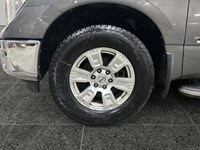 2017 Nissan Titan 4WD Crew Cab SV