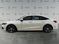 2023 Honda Civic Touring | Low KM's