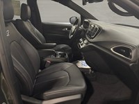 2027 Chrysler Pacifica Select AWD