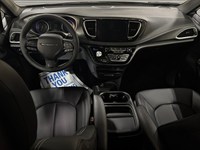 2027 Chrysler Pacifica Select AWD