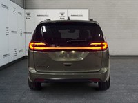 2027 Chrysler Pacifica Select AWD