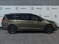 2027 Chrysler Pacifica Select AWD