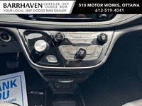 2027 Chrysler Pacifica Select FWD