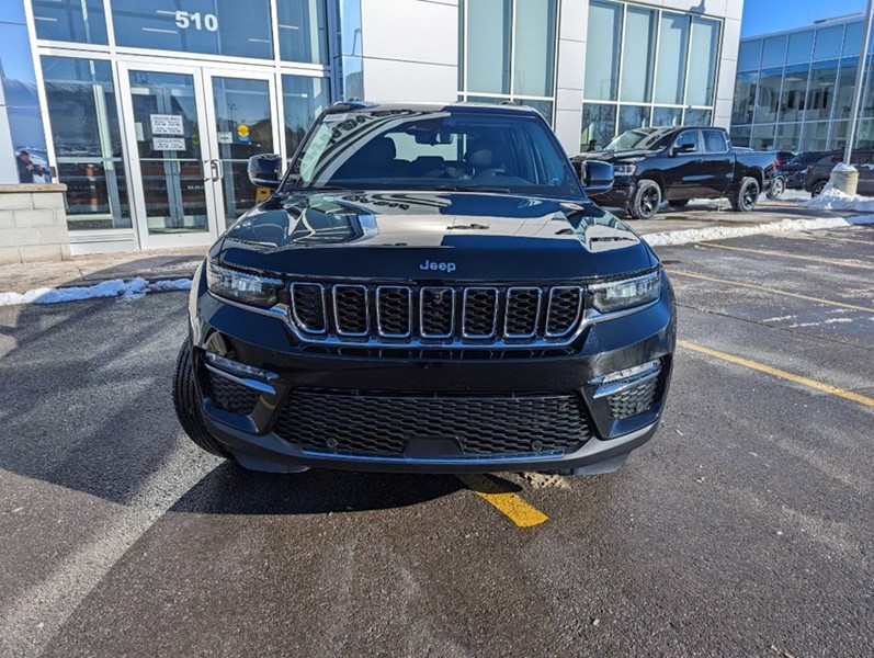 2023 Jeep Grand Cherokee Limited 4x4 | Leather, Pano Roof, Luxury Tech
