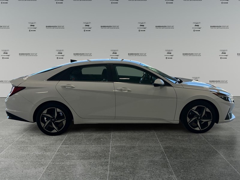 2021 Hyundai Elantra Ultimate IVT | Low KM's