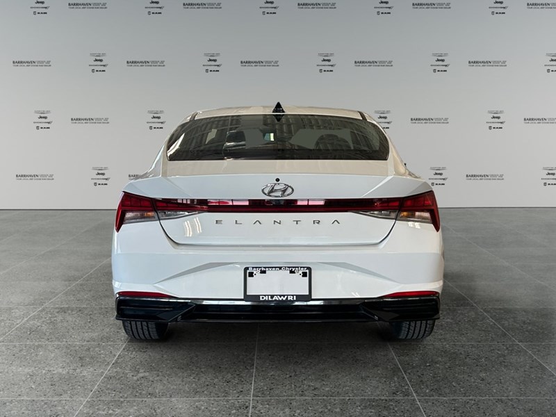 2021 Hyundai Elantra Ultimate IVT | Low KM's
