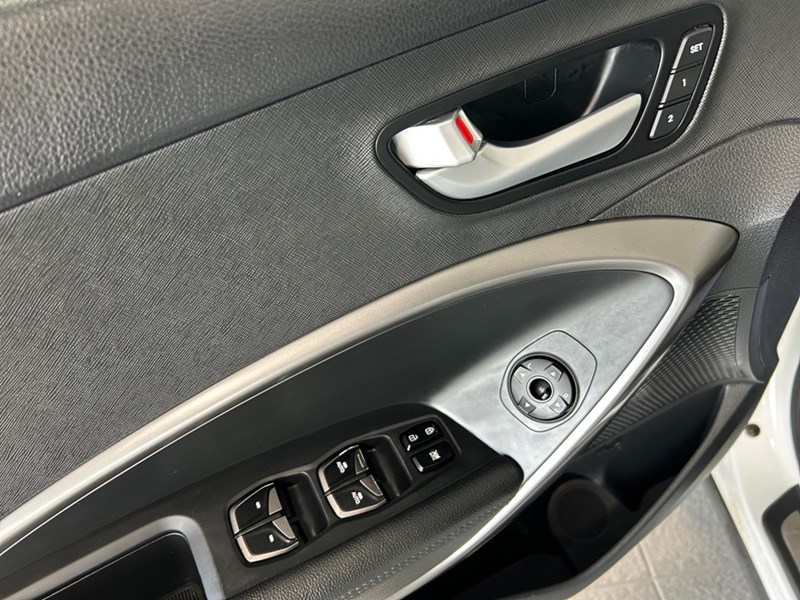 2017 Hyundai Santa Fe XL AWD 4dr Limited