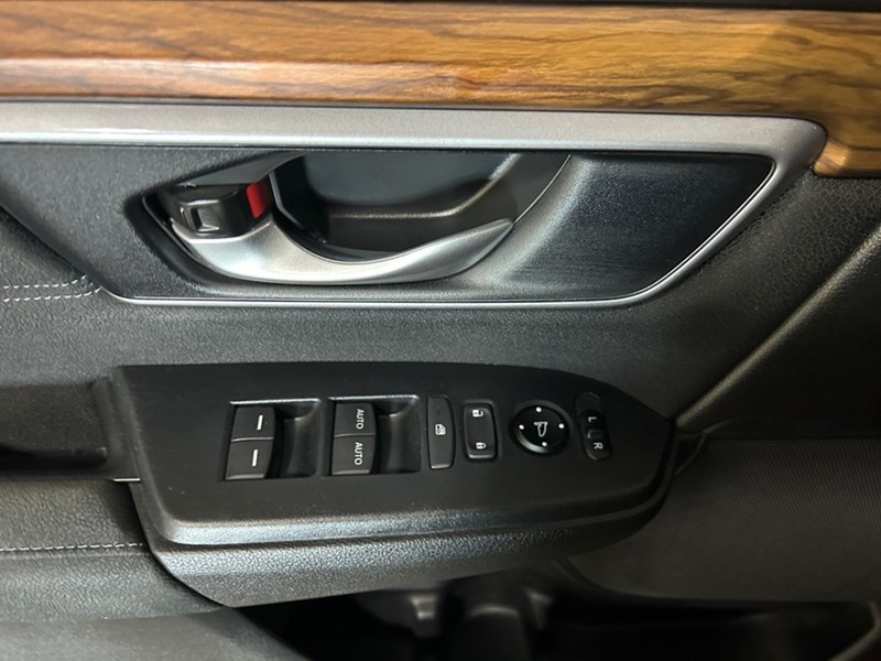 2017 Honda CR-V AWD EX | Ultra Low KM's