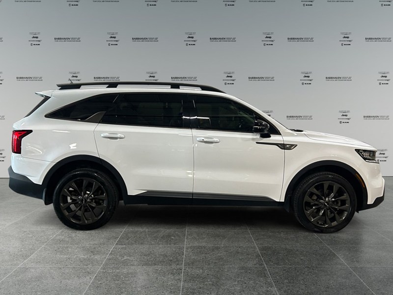 2022 Kia Sorento X-Line AWD | 6-Pass | Local Trade