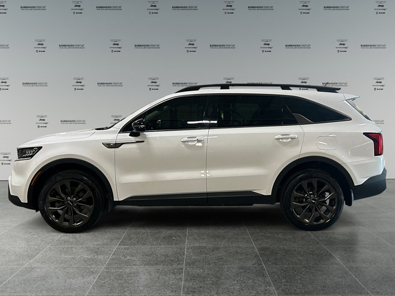 2022 Kia Sorento X-Line AWD | 6-Pass | Local Trade