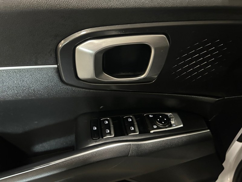 2022 Kia Sorento X-Line AWD | 6-Pass | Local Trade