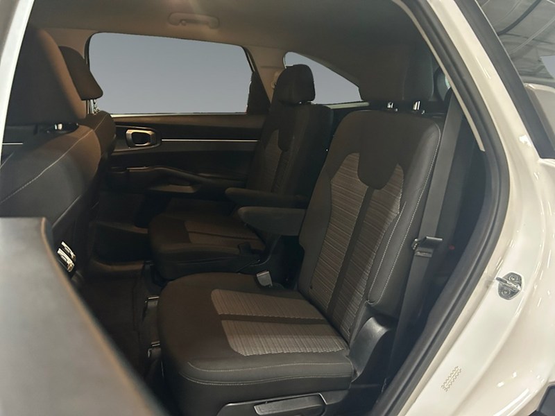 2022 Kia Sorento X-Line AWD | 6-Pass | Local Trade