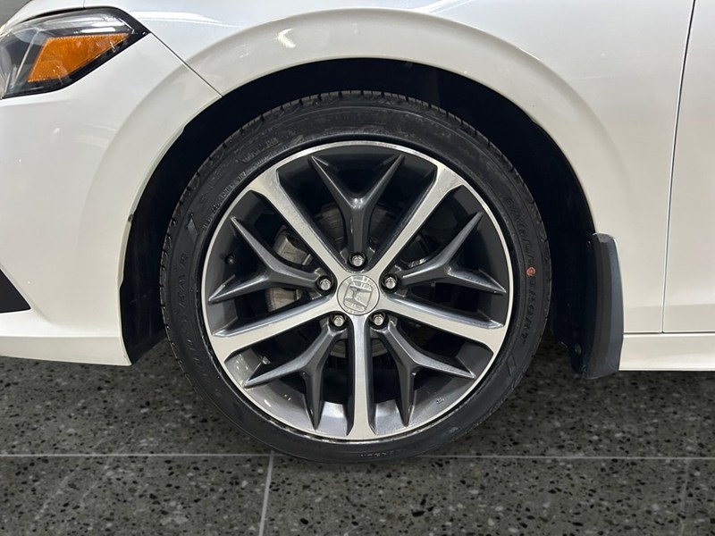 2023 Honda Civic Touring | Low KM's