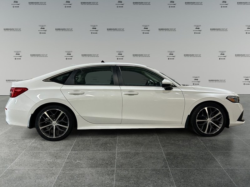 2023 Honda Civic Touring | Low KM's