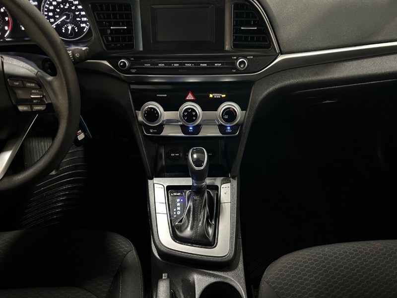 2020 Hyundai Elantra Essential IVT | Ultra Low KM's