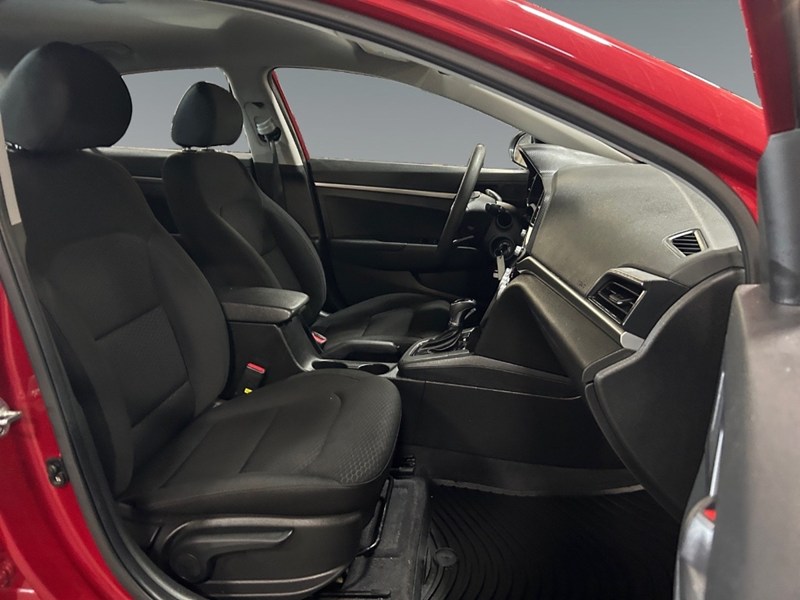 2020 Hyundai Elantra Essential IVT | Ultra Low KM's