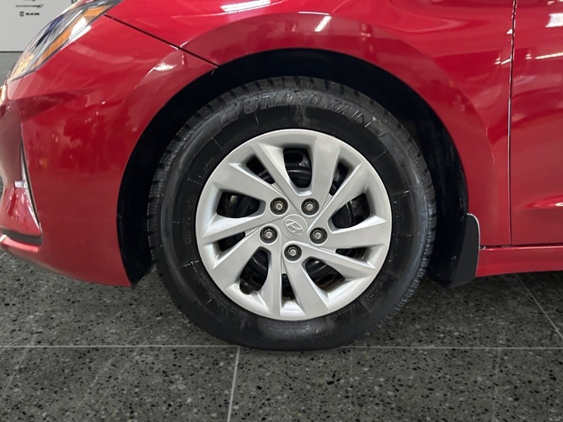 2020 Hyundai Elantra Essential IVT | Ultra Low KM's