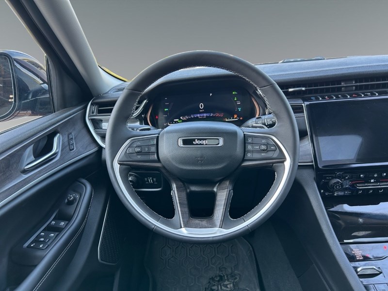 2023 Jeep Grand Cherokee 4xe 4x4 | Hybrid, Leather, Pano Roof, DVD