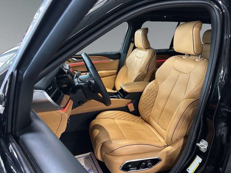 2023 Jeep Grand Cherokee 4xe Summit Reserve 4x4 | Hybrid, Leather, Pano Roof