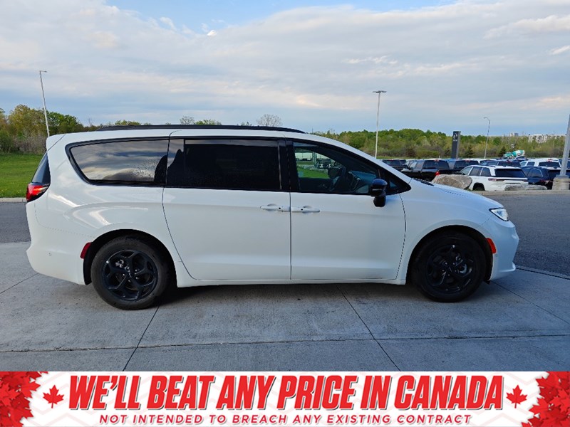 2024 Chrysler Pacifica Hybrid Premium S Appearance | DVD, FamCam, Leather