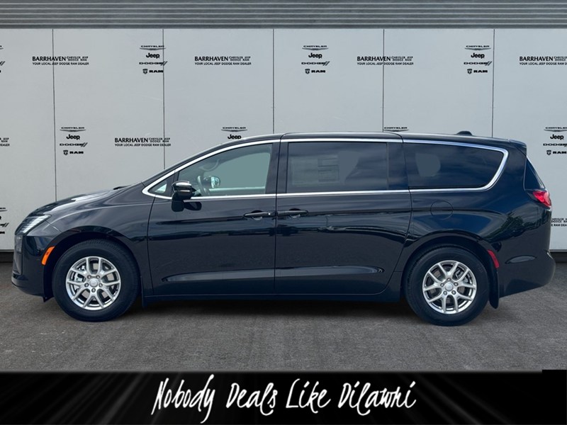 2027 Chrysler Pacifica Select